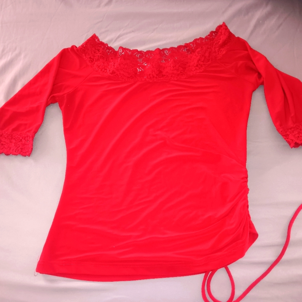 Women's size xsmall,  Tips red polyester shirt